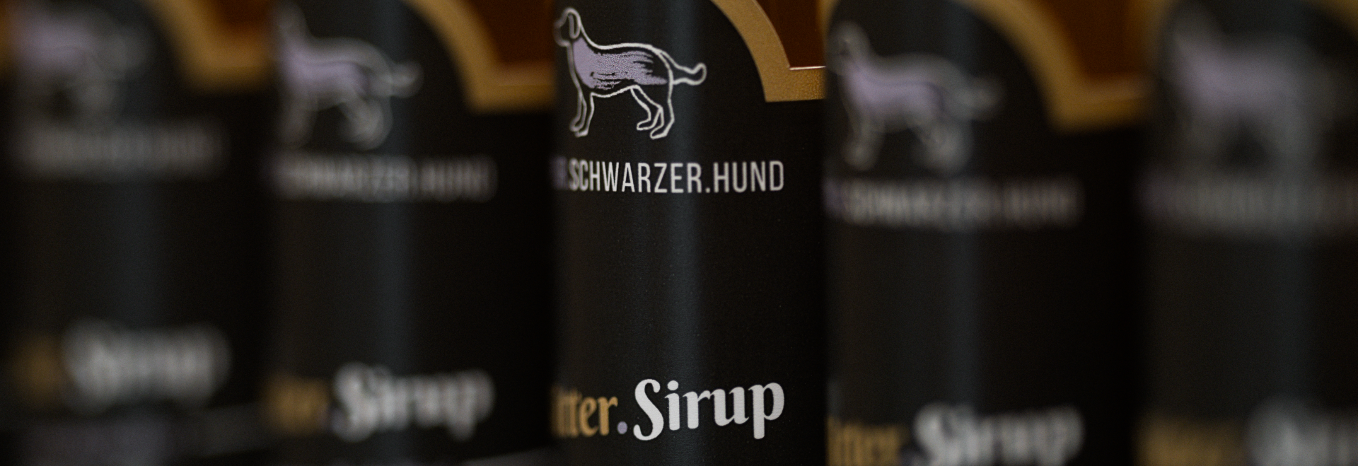 Purpur Schwarzer Hund Sirup